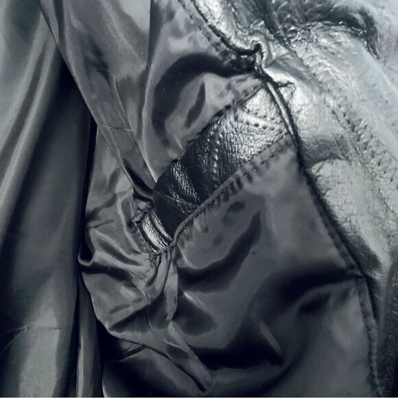 Vintage
Black Leather Patched God Bless America Motorcycle Jacket Size Medium - Picture 10 of 16